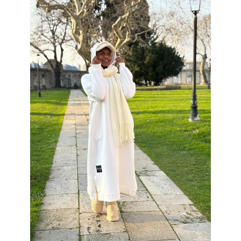 THE LONG WHITE HOODIE