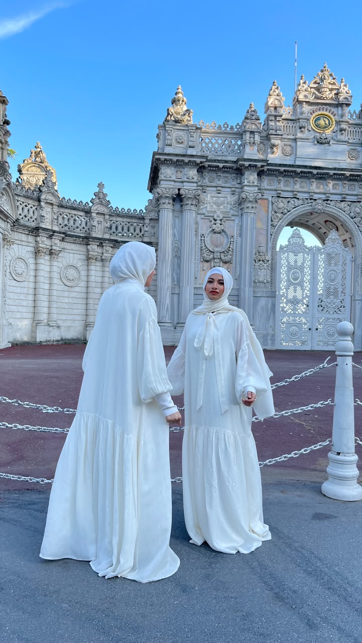 THE ROYAL WHITE DRESS