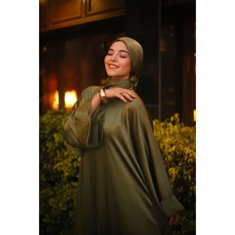 THE ROYAL DRESS